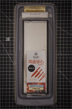 Suehiro #1000/#3000 Камень точильный водный комбинированный на подставке с держателем 183х63х26 SKG-34 - фото 33966